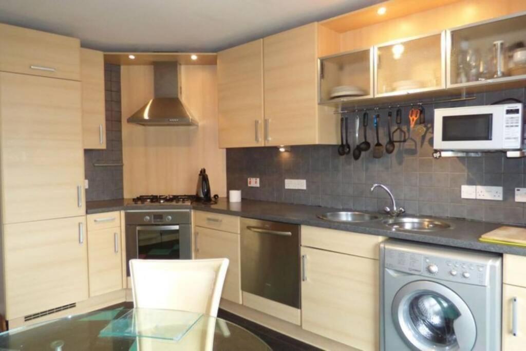 Comfortable, Self Contained 2 Double Beds Town Apartment Near Pittodrie Stadium أبردين المظهر الخارجي الصورة