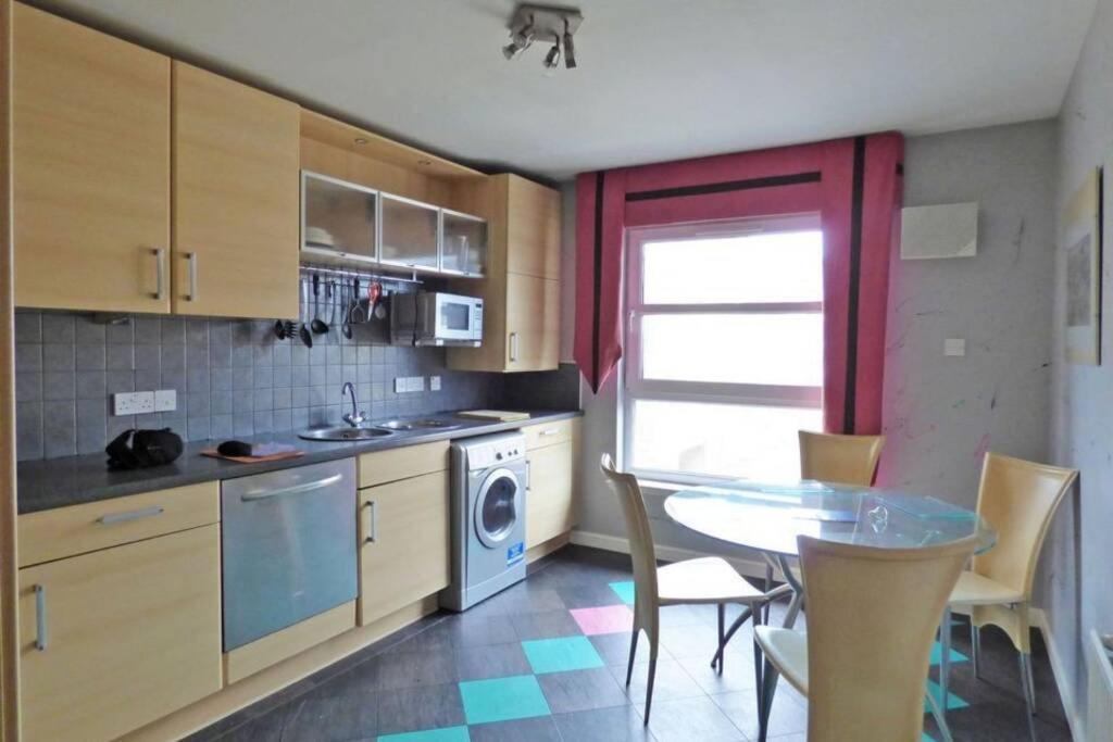 Comfortable, Self Contained 2 Double Beds Town Apartment Near Pittodrie Stadium أبردين المظهر الخارجي الصورة
